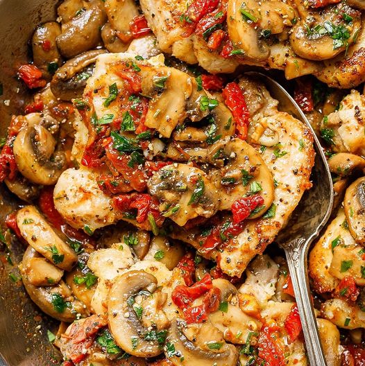 Garlic Mushroom Chicken Thighs with Sun-Dried Tomatoes Recipe - Xotic Mushrooms